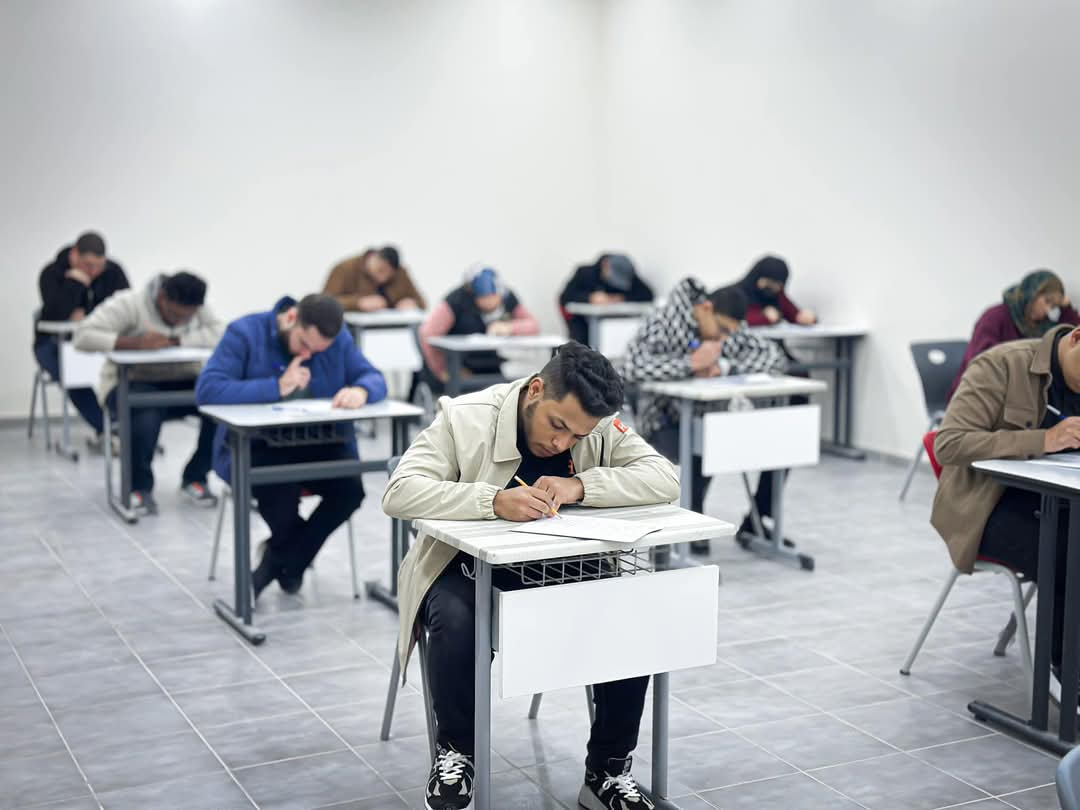 Conducting the Admission Test for Faculty of Medicine Students at Al-Maaref International University for the Spring 2025 Semester